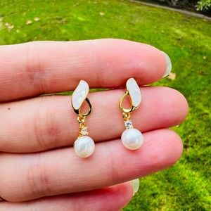 New fresh water earrings with mother pearl